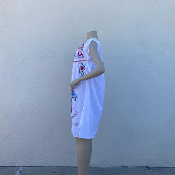 Mexican Embroidery Dress from Oaxaca - Picture 6 of 10